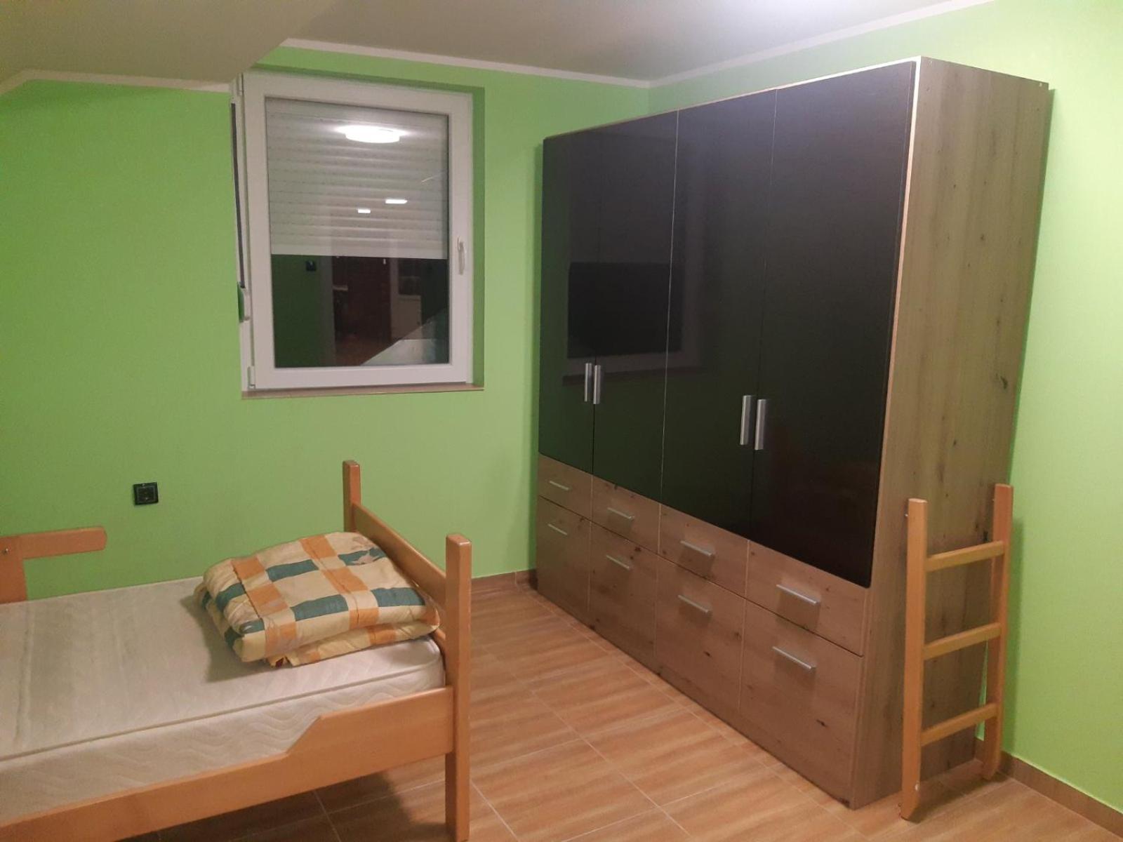 Nela Apartman Veternik Exterior foto